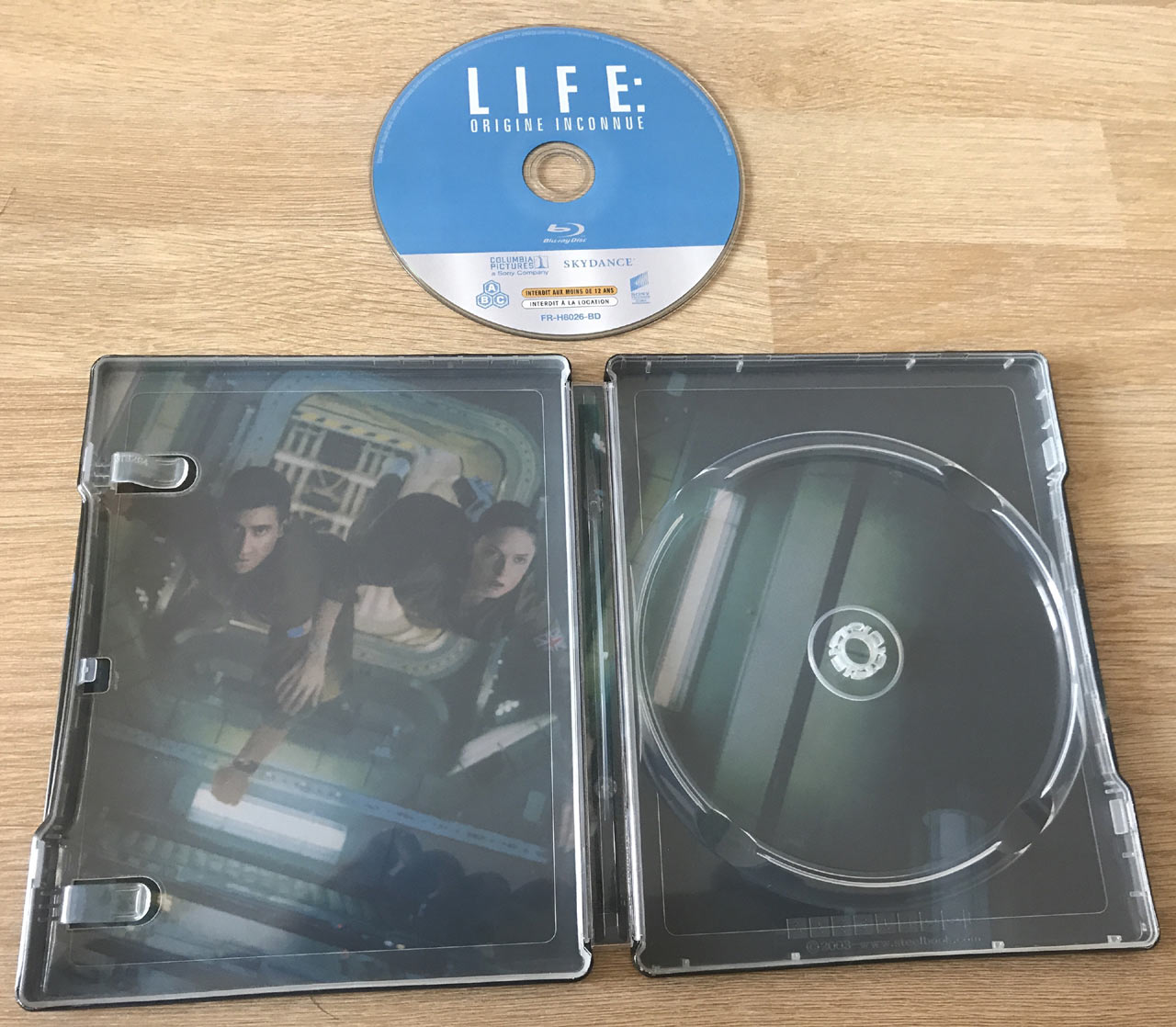 Life-steelbook-6